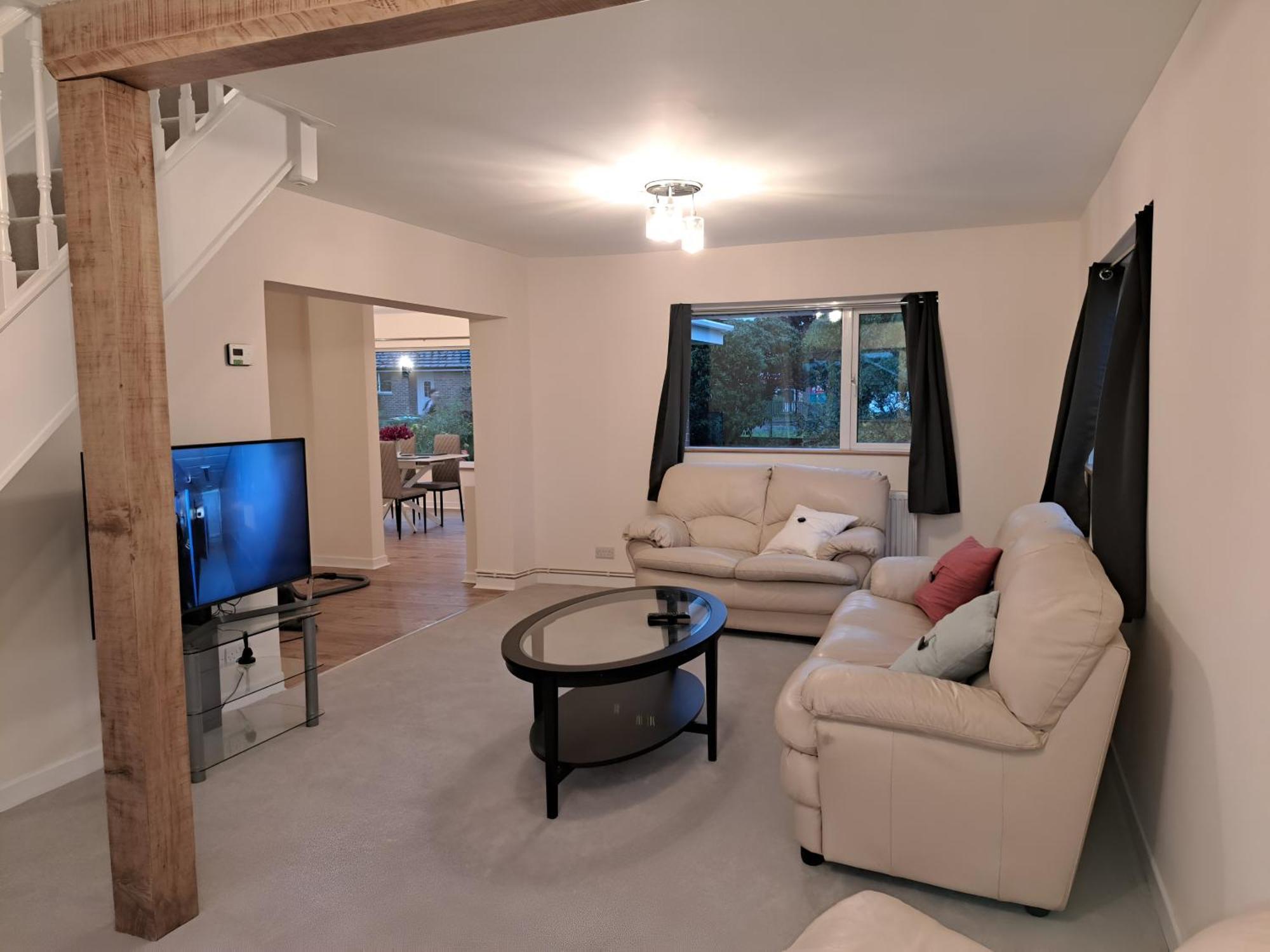 Beautiful 5 Bedroom Bungalow, Sleeps 7, In 칼른 외부 사진
