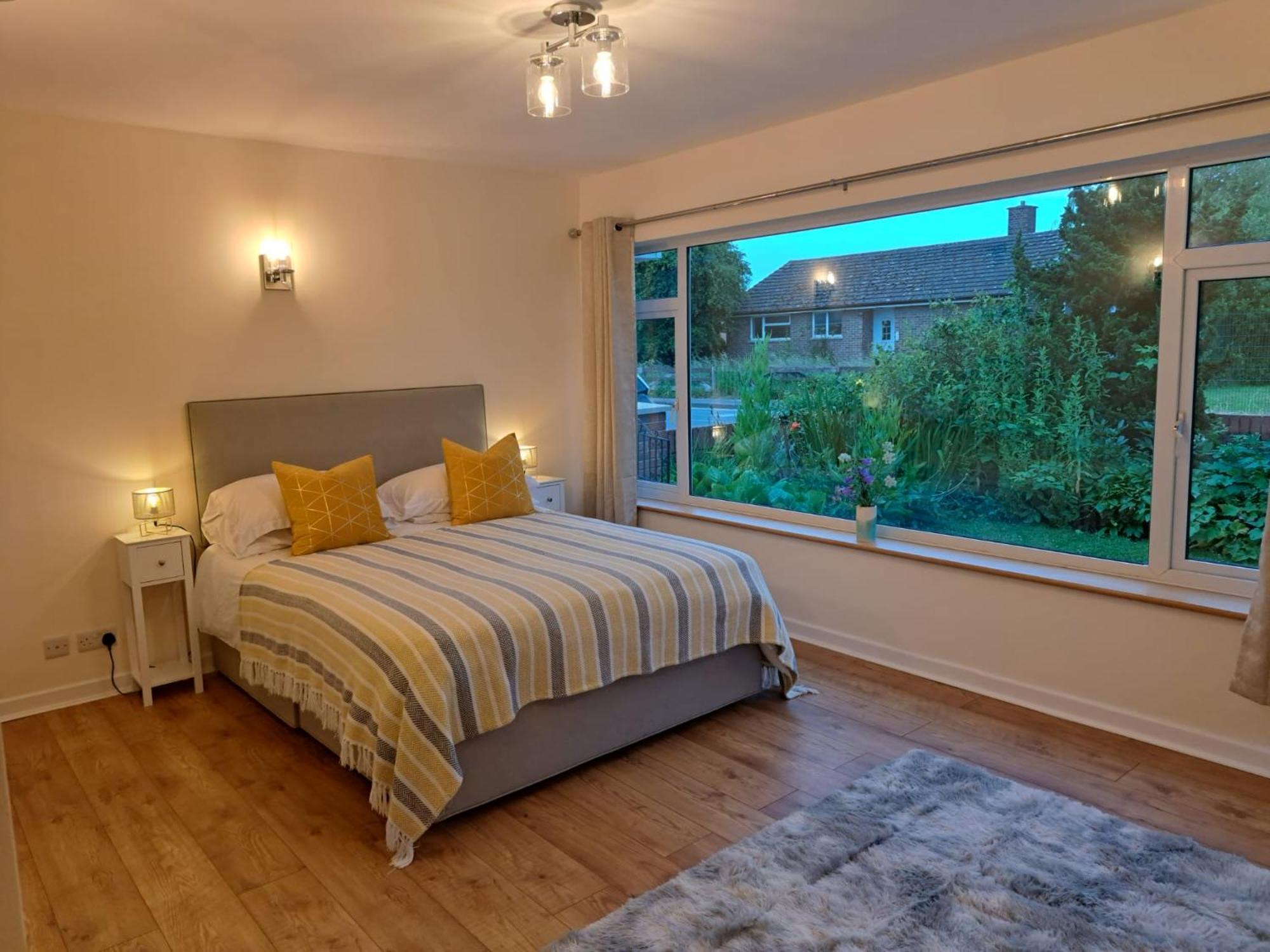 Beautiful 5 Bedroom Bungalow, Sleeps 7, In 칼른 외부 사진